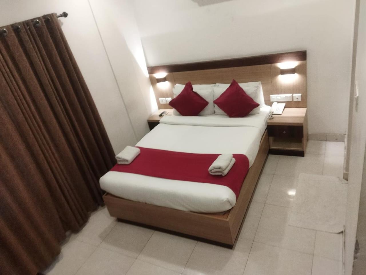 Prayana Hotels Kochi Eksteriør billede