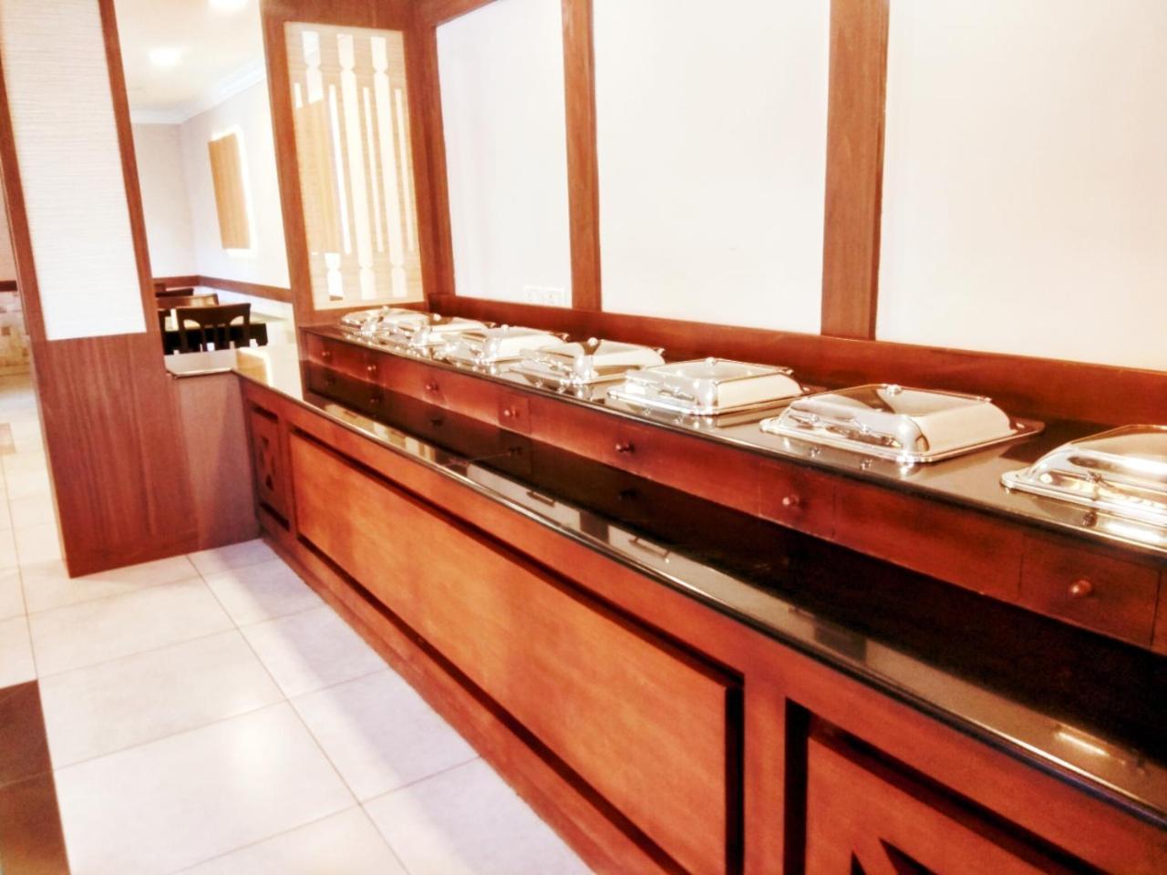 Prayana Hotels Kochi Eksteriør billede